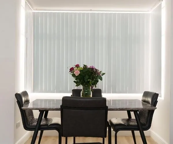 Nowell House * Leeds (West Yorkshire)